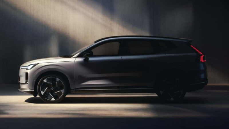 ولوو XC70 پلاگین هیبرید