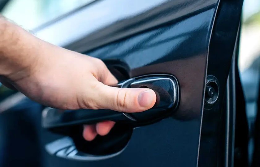 دلایل صدای درب خودرو