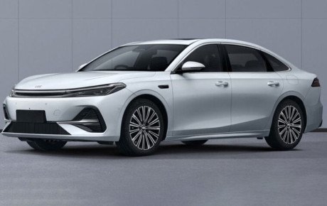 جیلی گلکسی A7 PHEV با برد ۲۱۰۰ کیلومتر