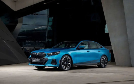معرفی بی‌ ام‌ و ۵۴۰i xDrive Legacy Edition