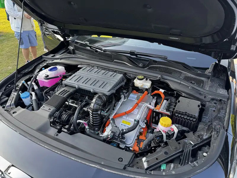 چری فالوین A8 مدل 2025