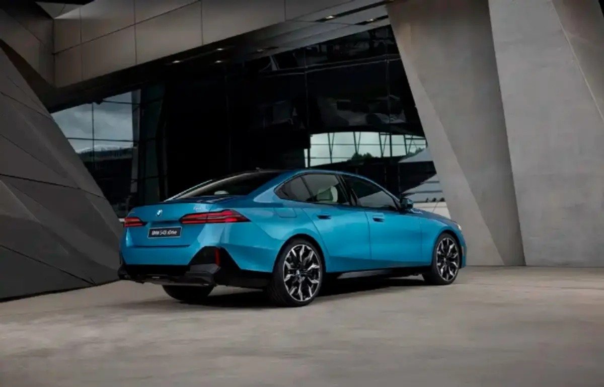 معرفی بی‌ ام‌ و 540i xDrive Legacy Edition