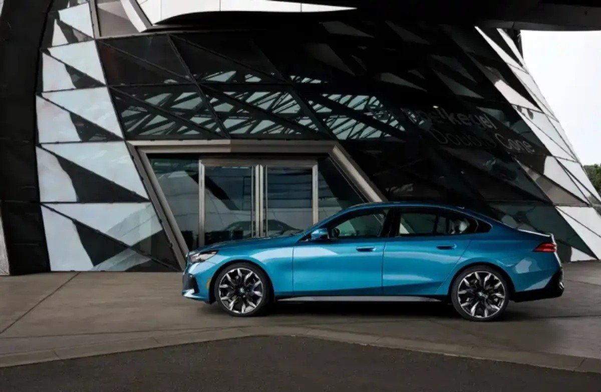معرفی بی‌ ام‌ و 540i xDrive Legacy Edition