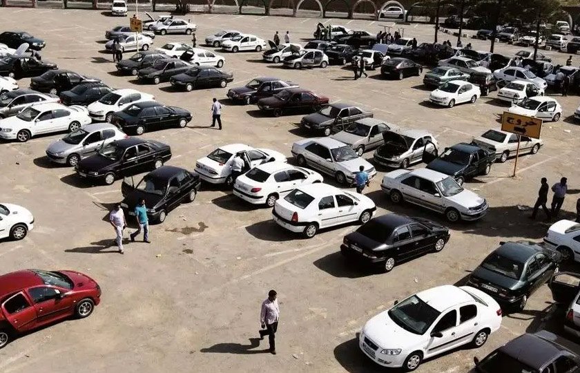 کشمکش بر سر قیمت خودرو: افزایش های اخیر قانونی است یا غیرقانونی؟