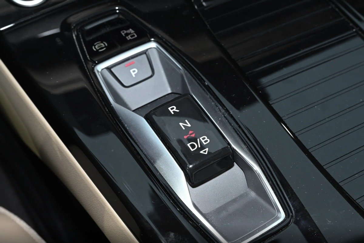 آئودی A6L e-tron