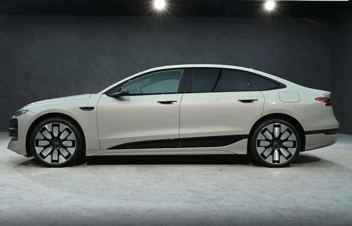 آئودی A6L e-tron
