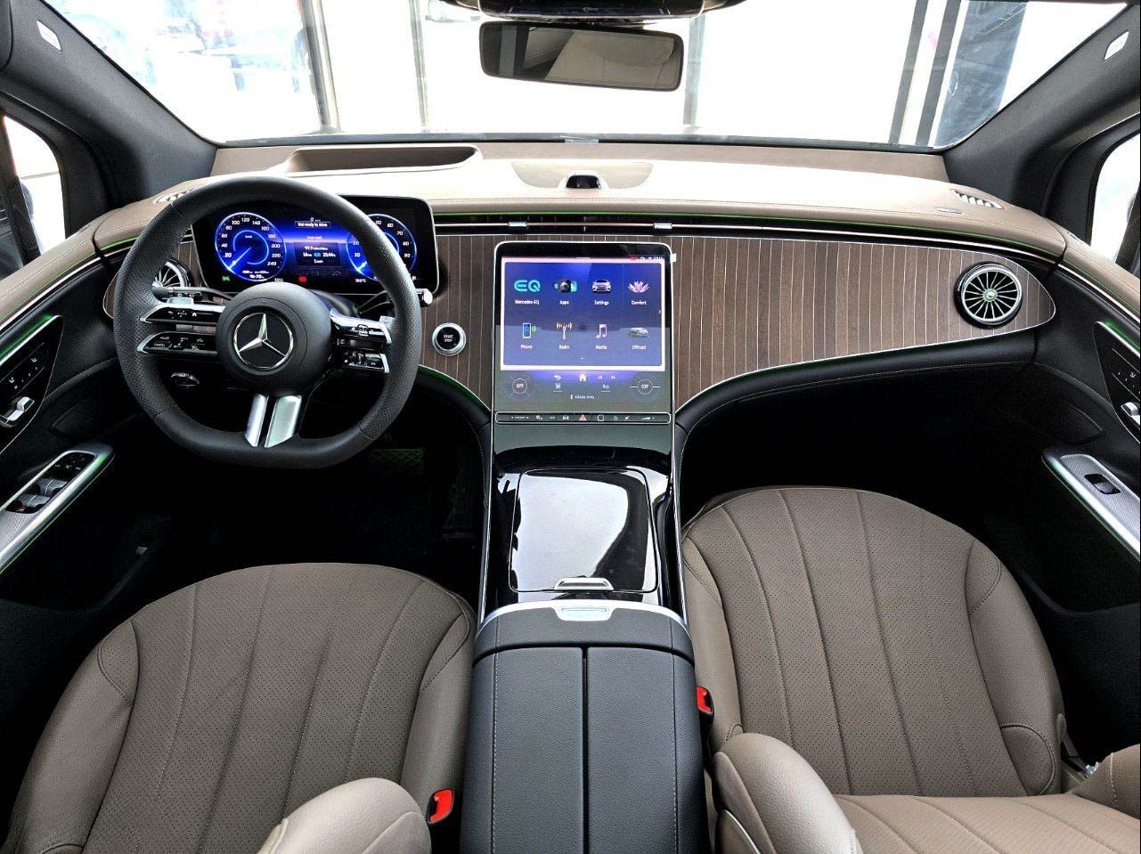 ورود مرسدس بنز EQE500 4MATIC به ایران