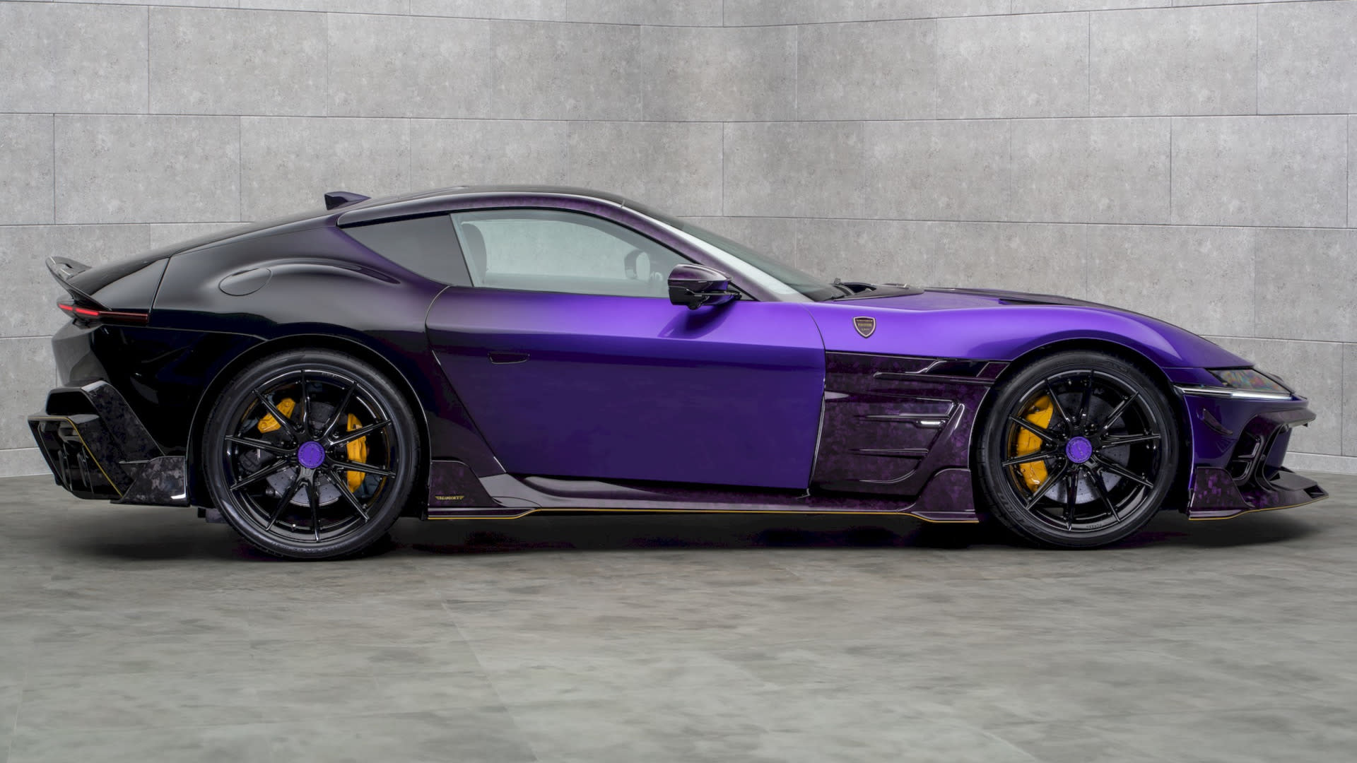 فراری 12 چیلیندری منصوری