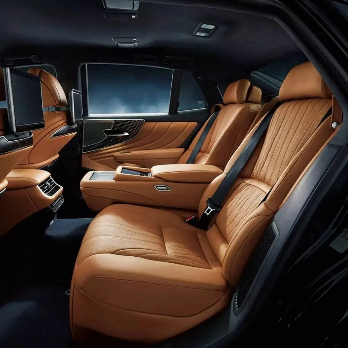 لکسوس LS مدل 2026