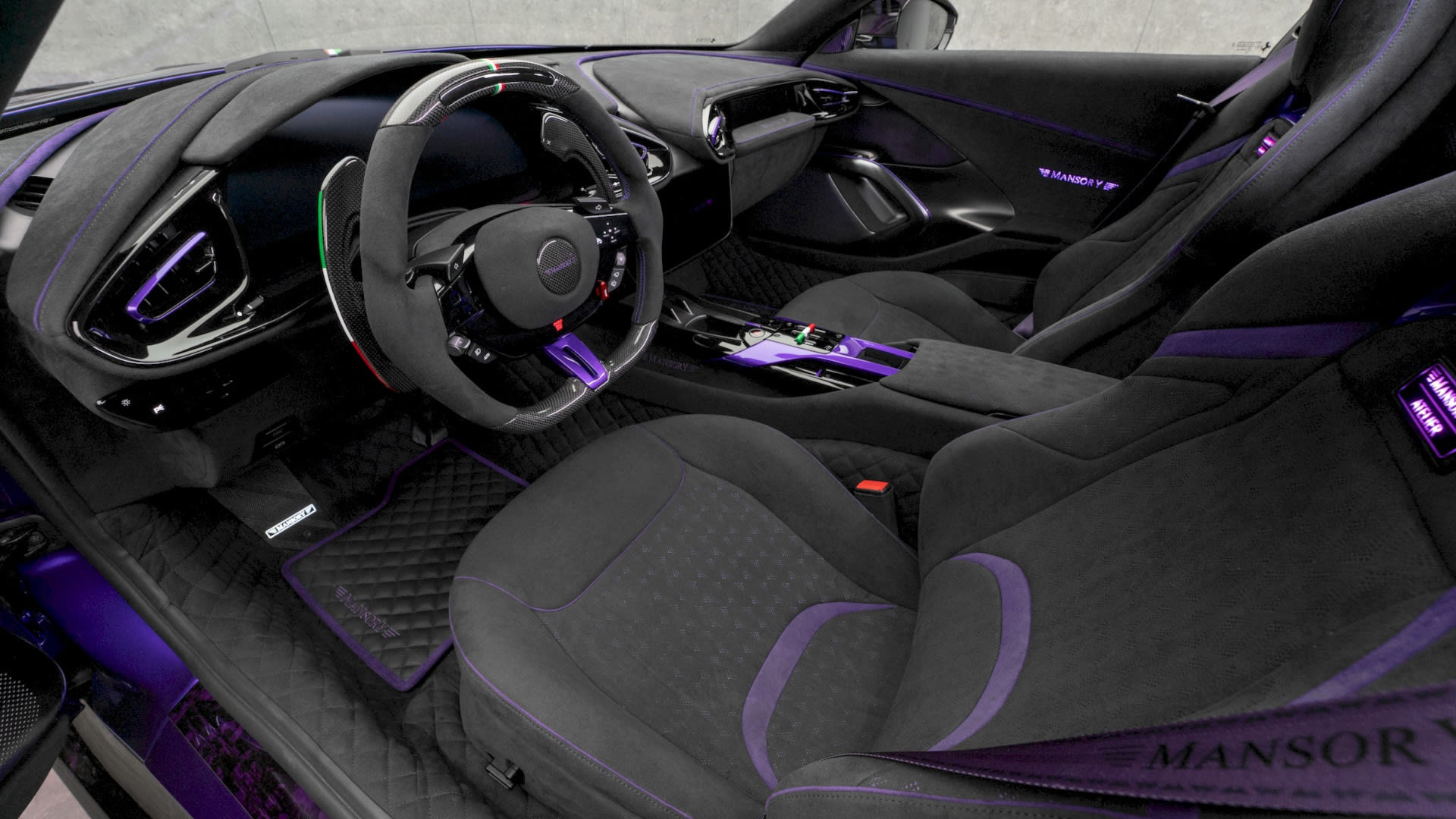 فراری 12 چیلیندری منصوری