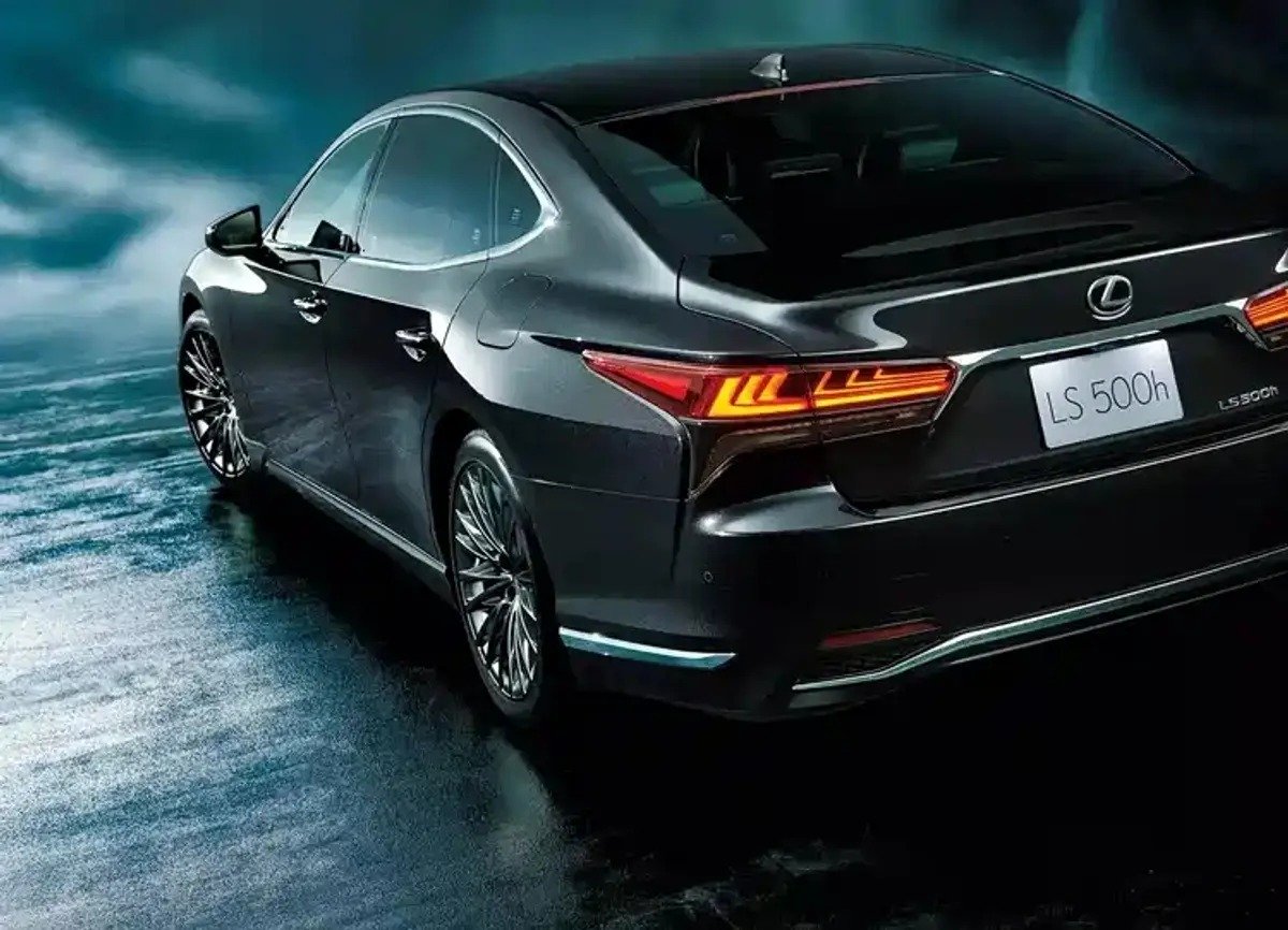 لکسوس LS مدل 2026