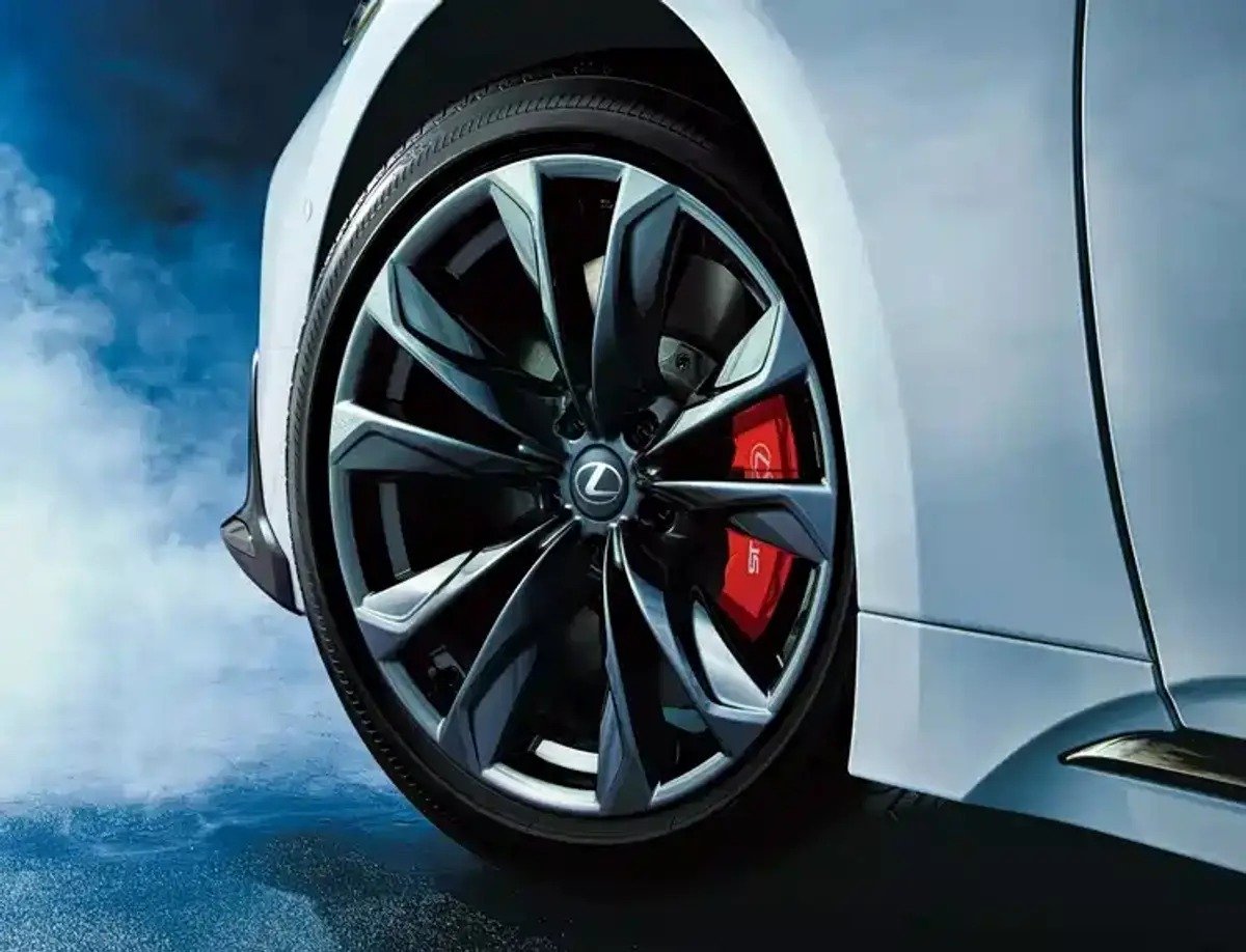 لکسوس LS مدل 2026