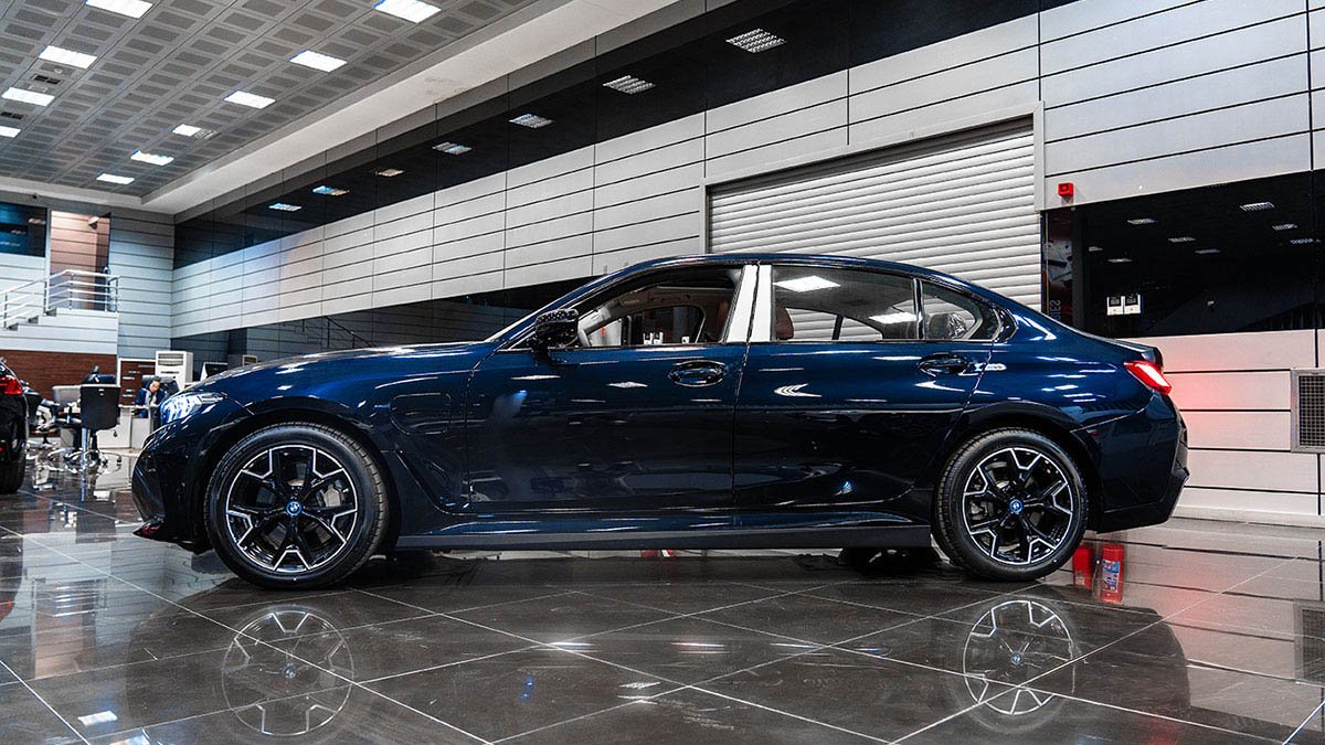 بی ام‌ و i3 eDrive برقی