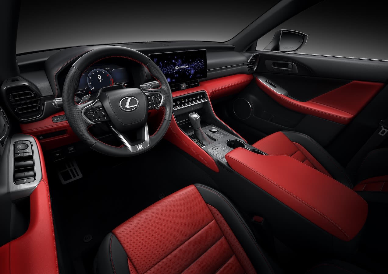 لکسوس IS مدل 2026