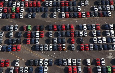 نقش پیچیده دولت در واردات خودرو: از تأخیر تا قیمت‌ گذاری