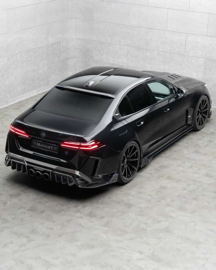 بی ام و M5 منصوری