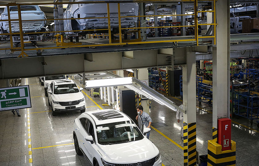 آشفتگی بازار، تولید ناقص و فروش خودرو با سکه و ارز