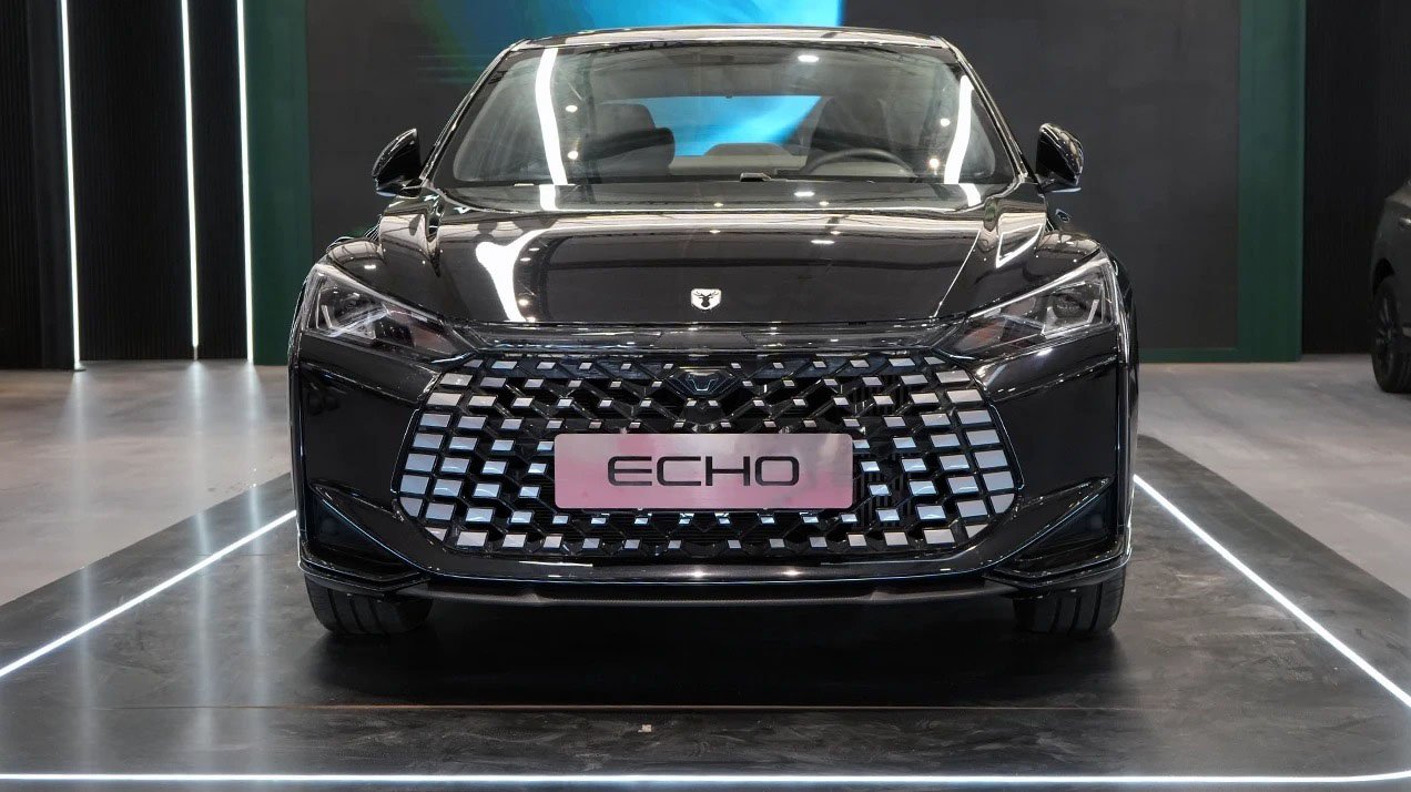 نمای جلو لاماری اکو