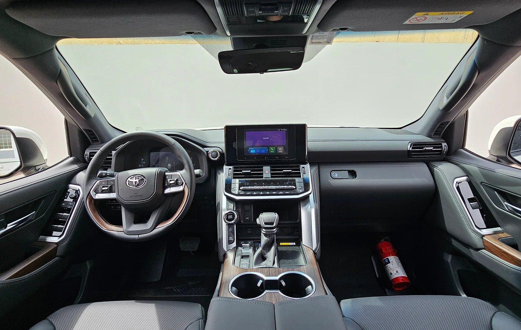 تویوتا لندکروز 2025