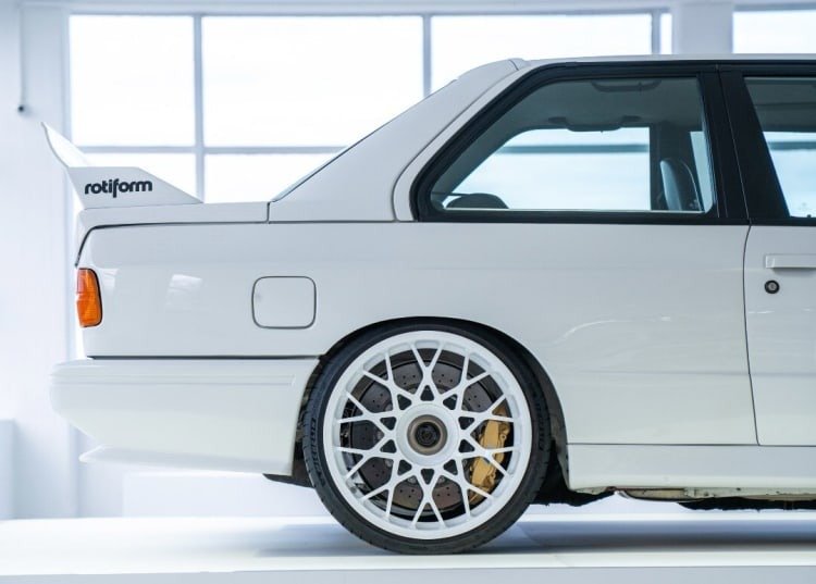 بی ام و E30 M4