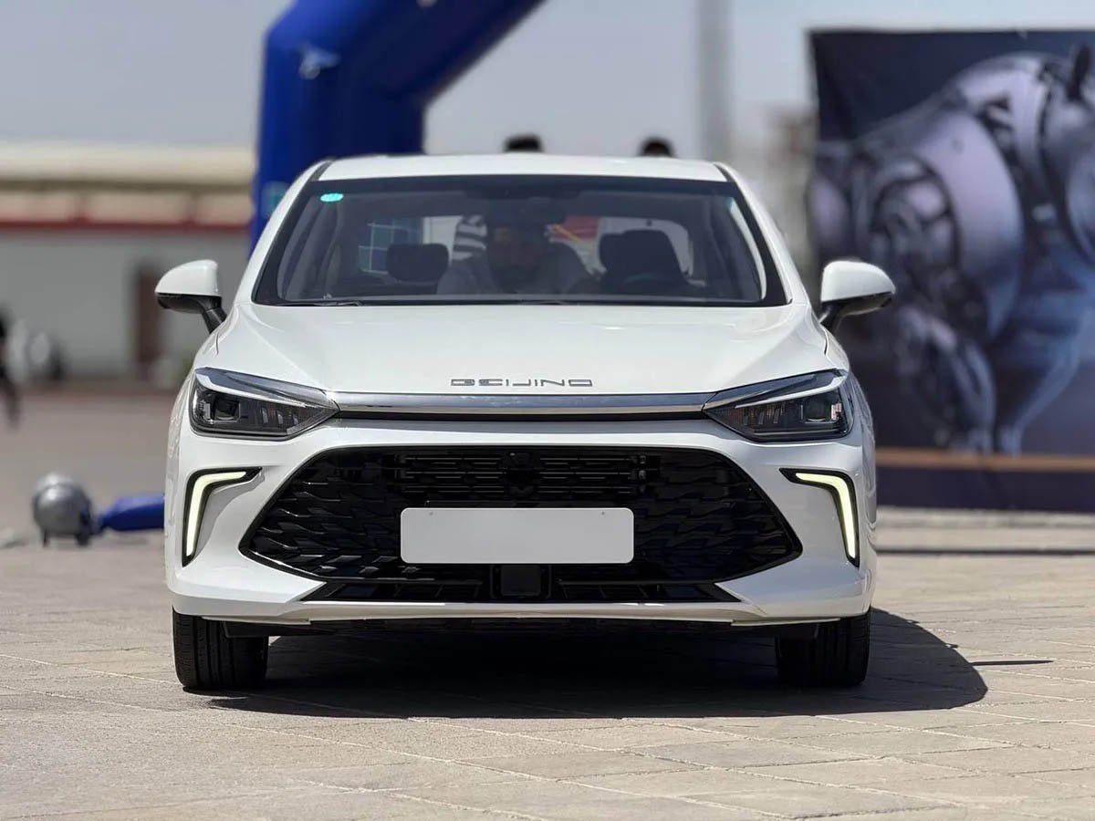 نمای جلو بیجینگ U5 پلاس