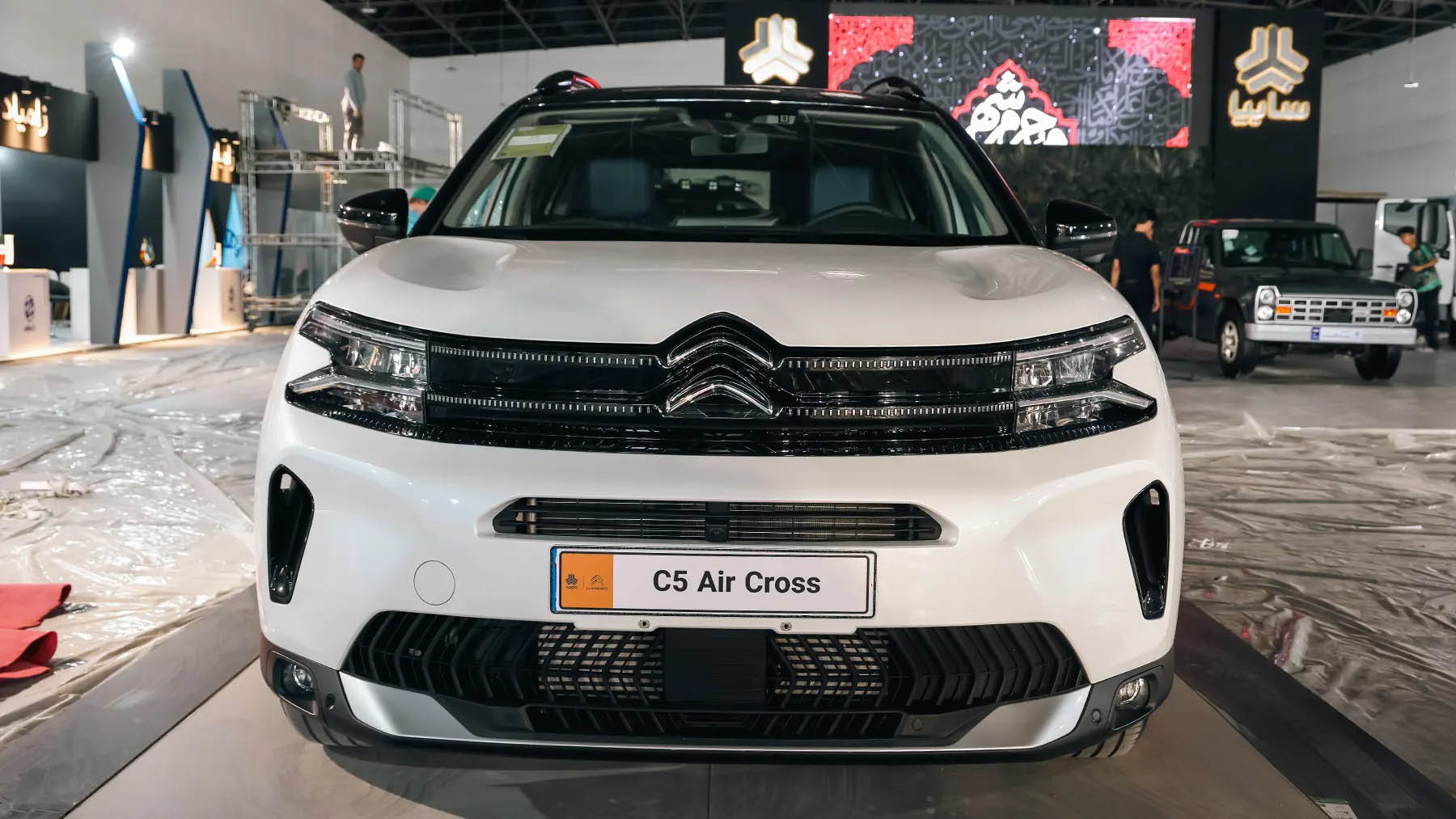 نمای جلو سیتروئن C5 ایرکراس