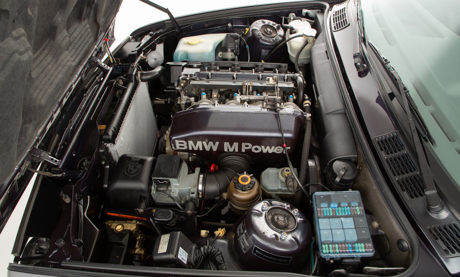بی ام و E30 M4
