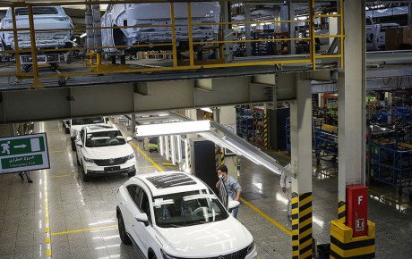 آشفتگی بازار، تولید ناقص و فروش خودرو با سکه و ارز