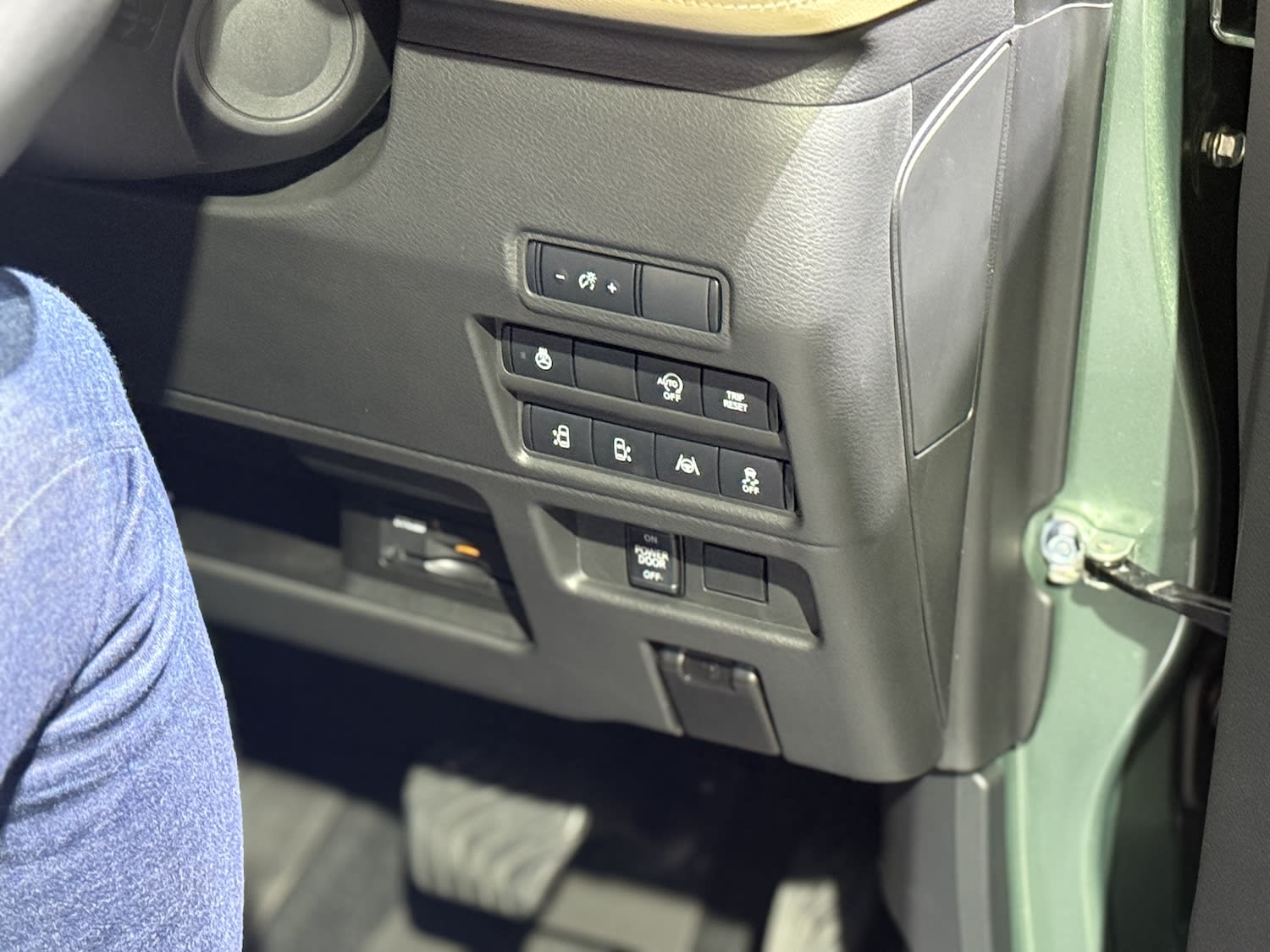 میتسوبیشی دلیکا مینی