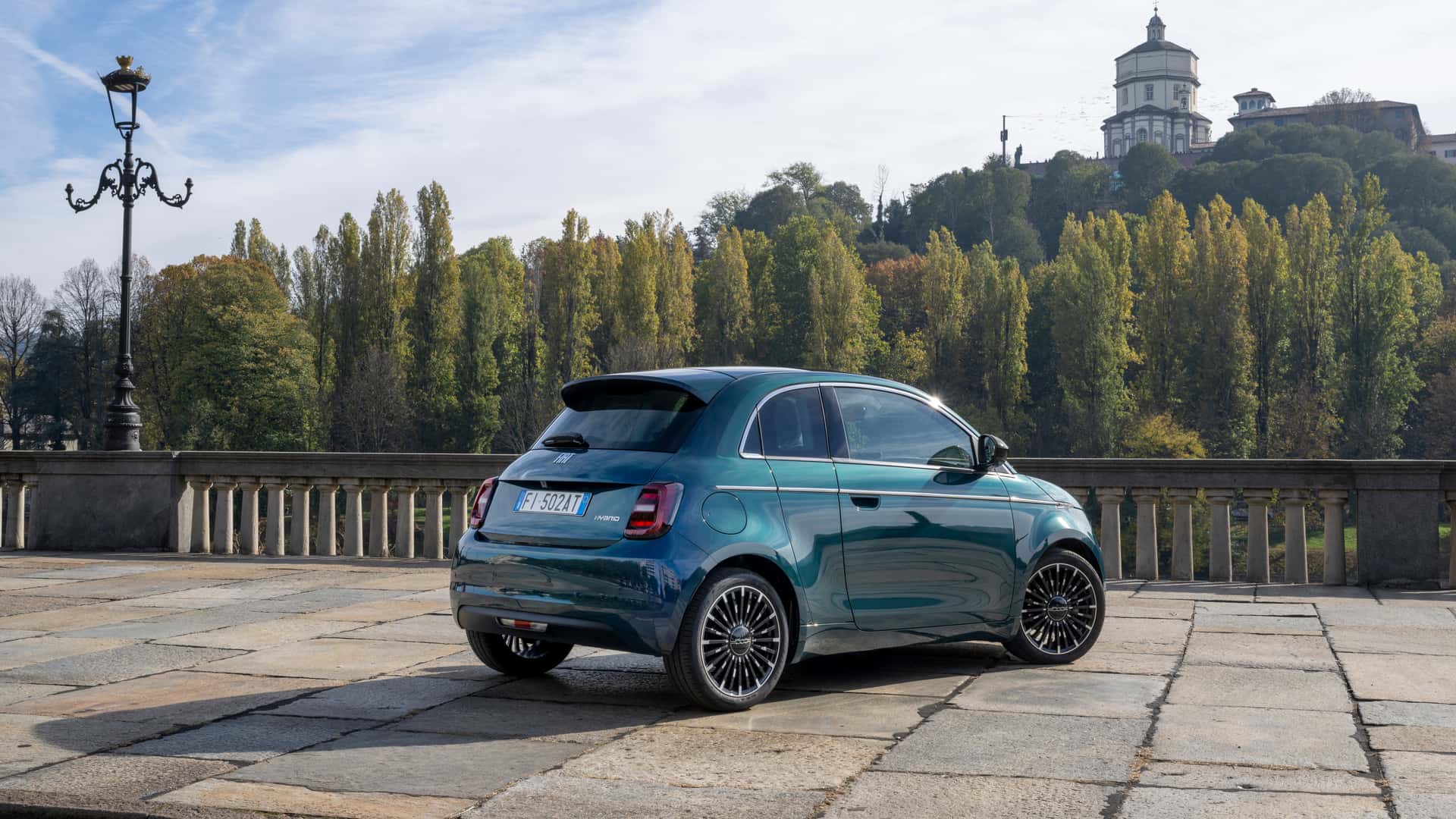 فیات 500 هیبرید 2026