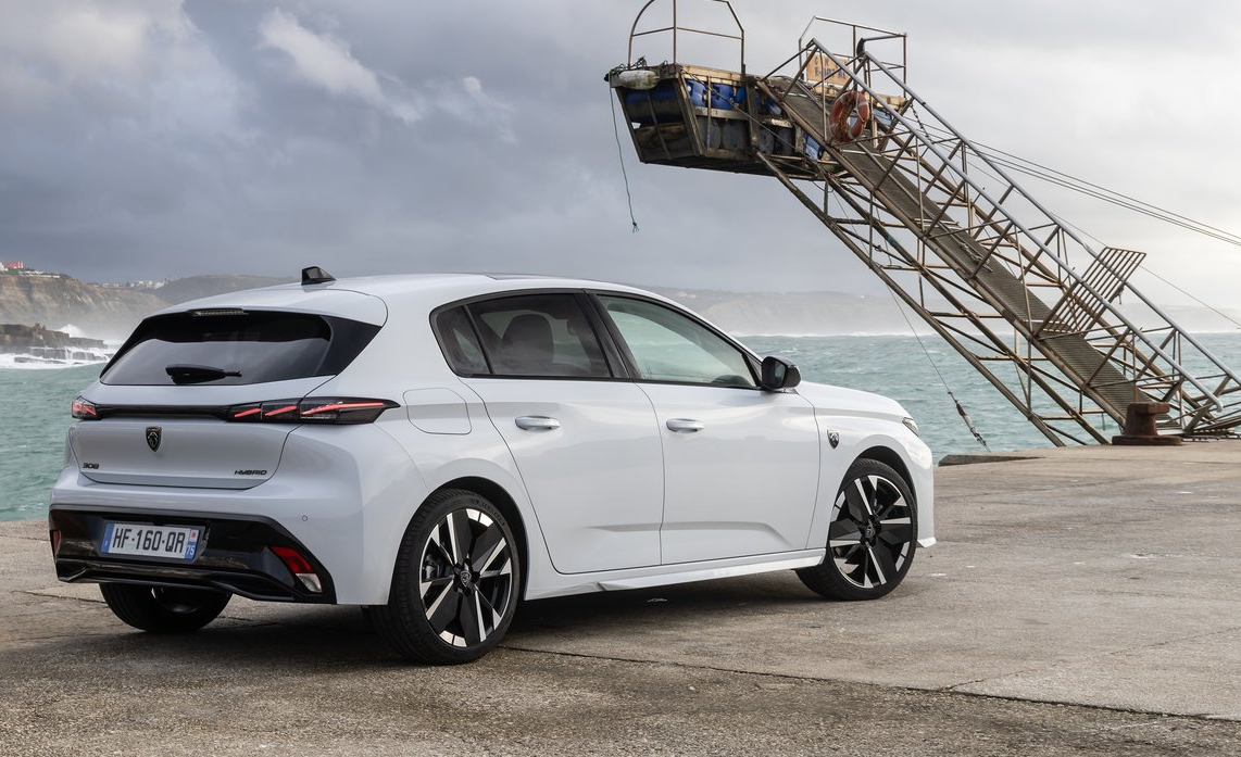 پژو 308 و e-308 برقی 2026