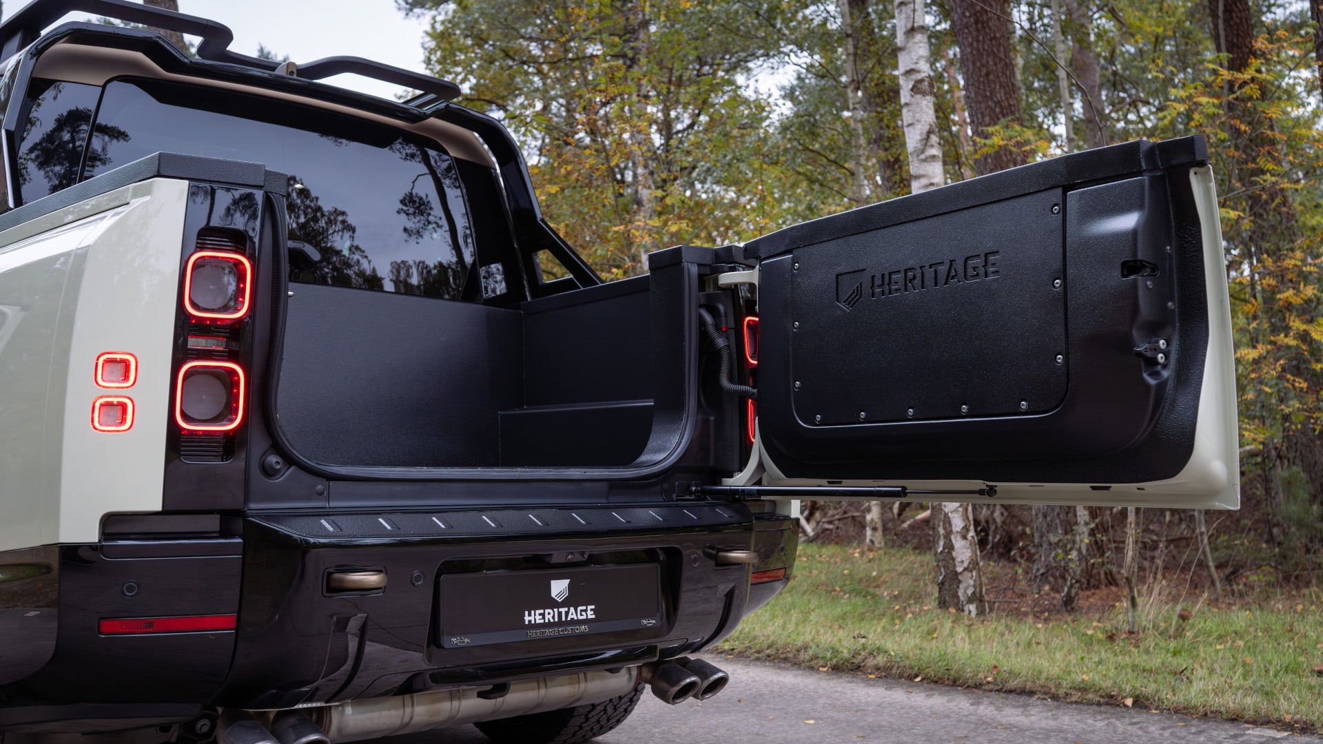 پیکاپ سفارشی لندرور دیفندر