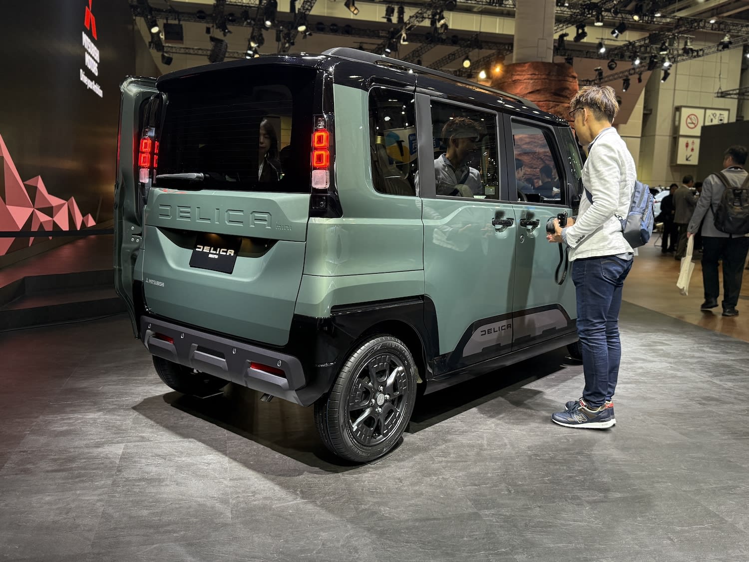 میتسوبیشی دلیکا مینی