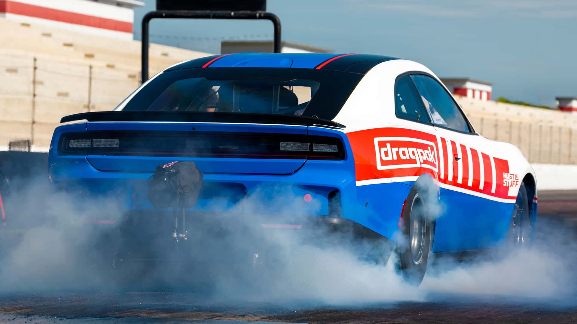 دوج چارجر 2025 هاستل استاف درگ پک