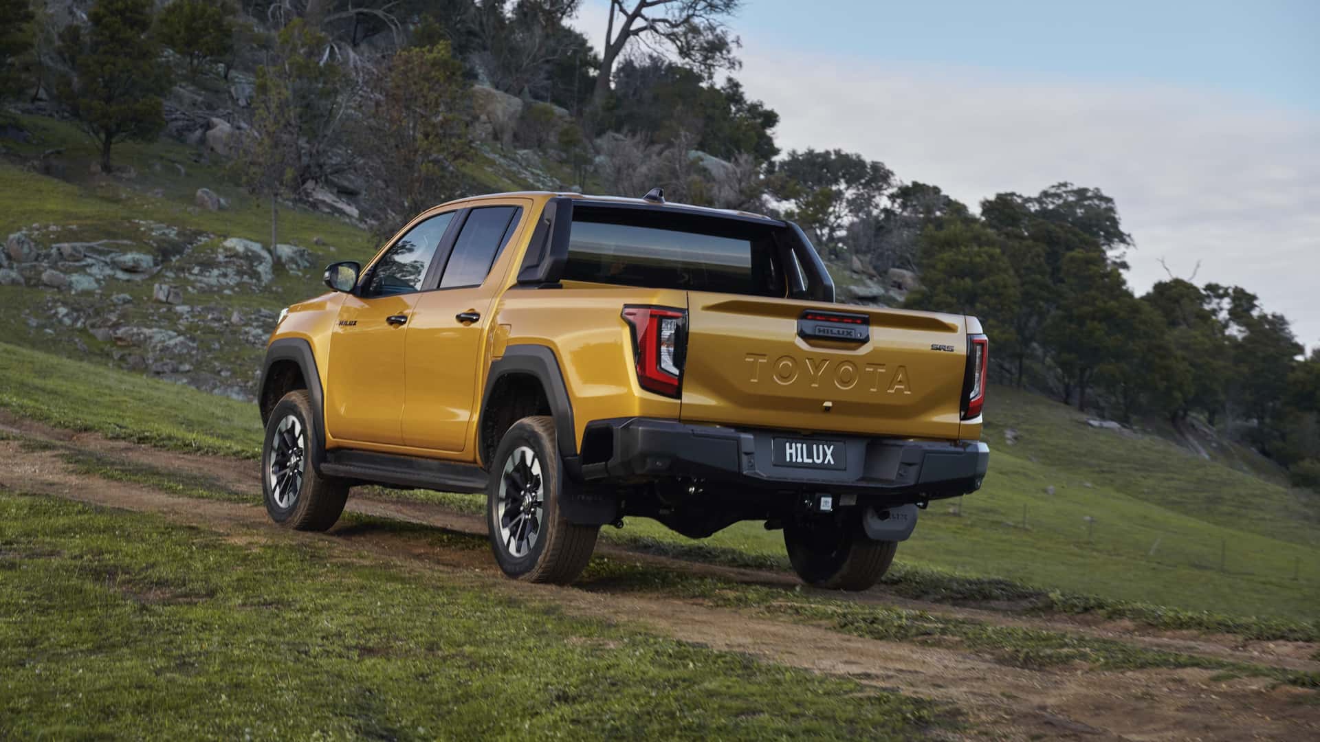 تویوتا هایلوکس 2026