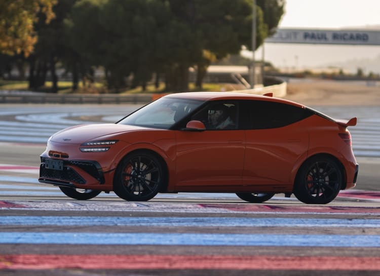 جنسیس GV60 ماگما