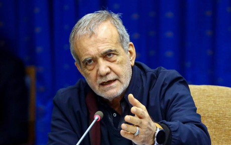 هشدار رئیس‌ جمهور به خودروسازان: یا موتورها را اصلاح کنید، یا مجوز تولید و ارز قطع می‌شود!