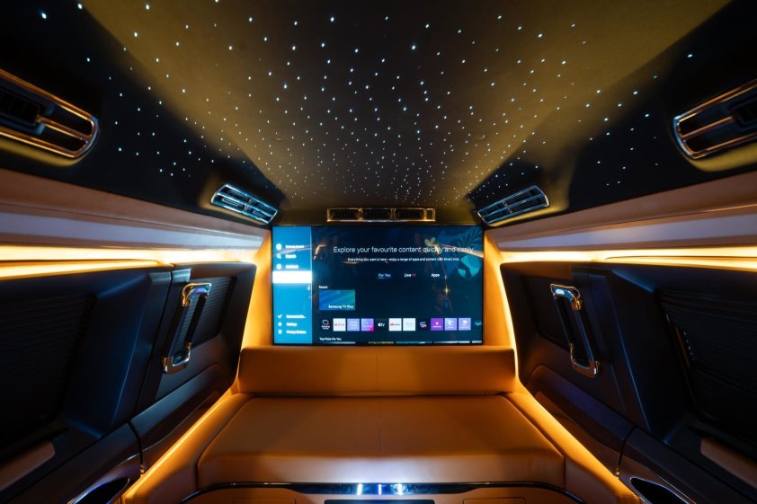 تویوتا لندکروزر 300 لیموزین DC Design