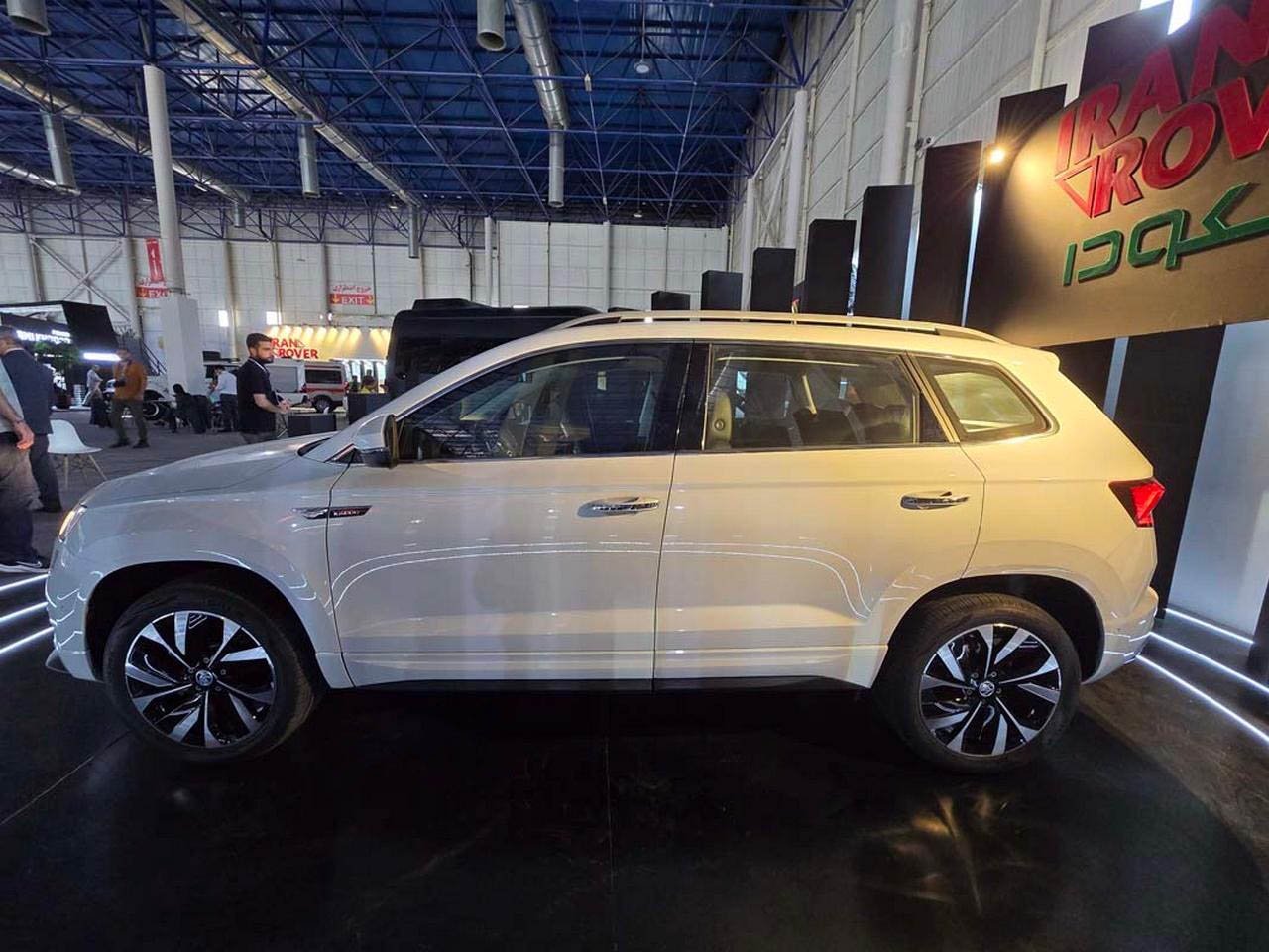 نمای جانبی اشکودا کاروک