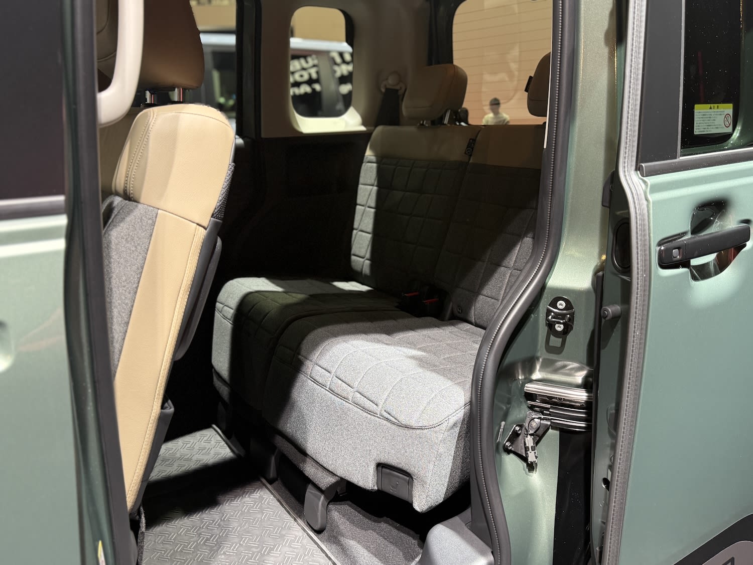 میتسوبیشی دلیکا مینی