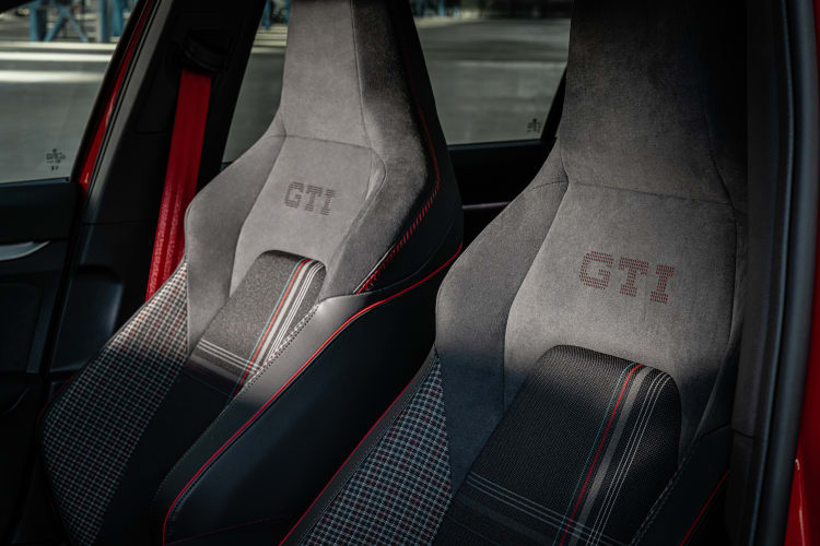 فولکس‌ واگن گلف GTI ادیشن 50
