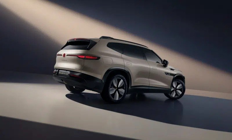 فولکس‌ واگن ID. UNYX 08