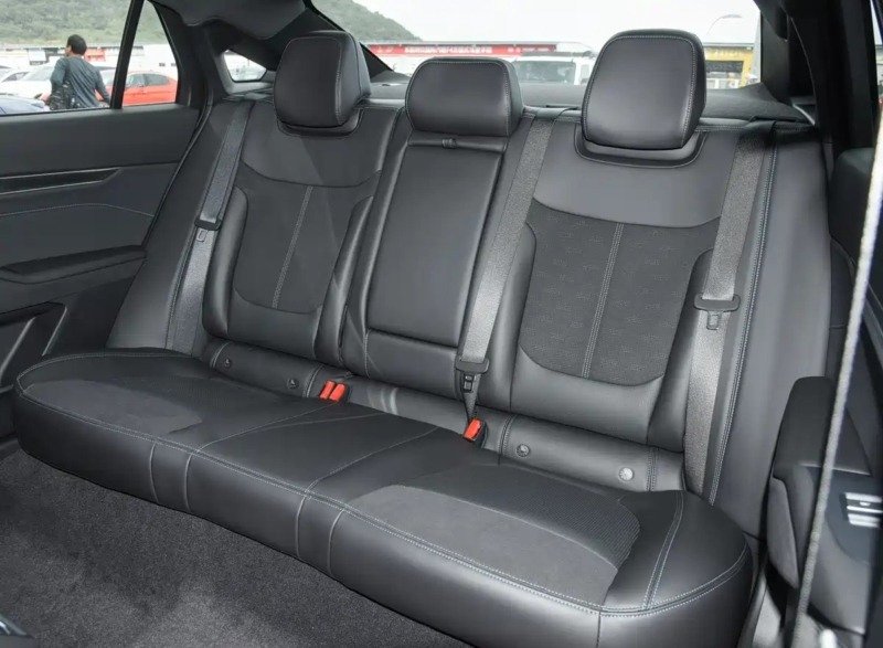 فورد موندئو 2025