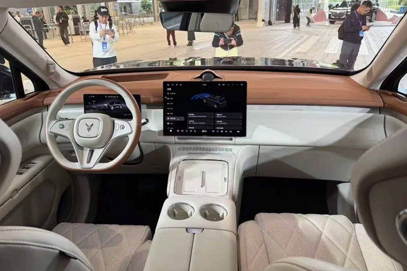 وویا تایشان پلاگین هیبرید