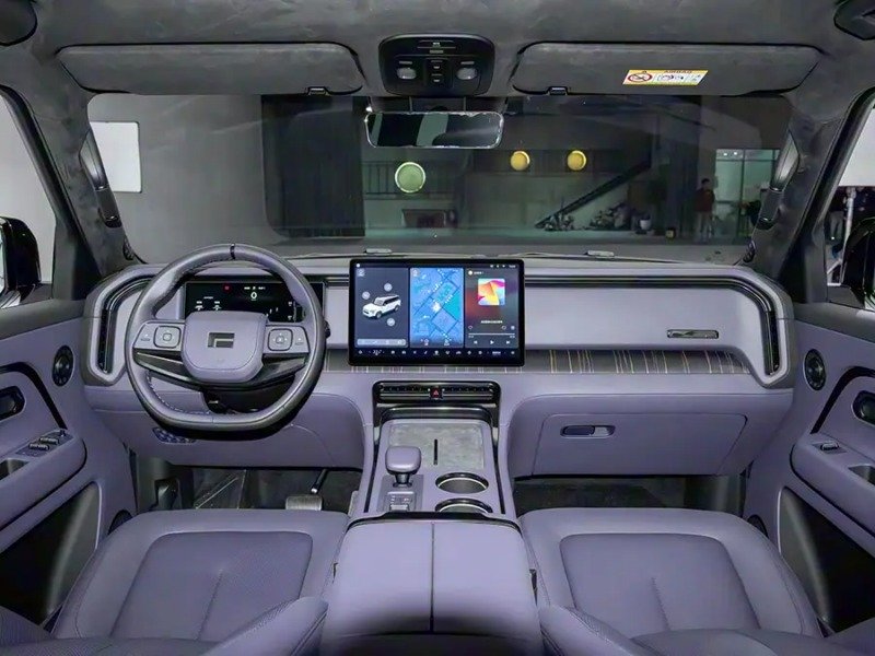 معرفی پول‌ استونز آداماس