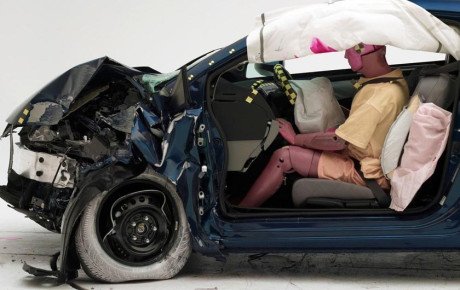 اهمیت حیاتی ایمنی خودرو؛ عاملی کلیدی در کاهش تلفات جاده‌ ای