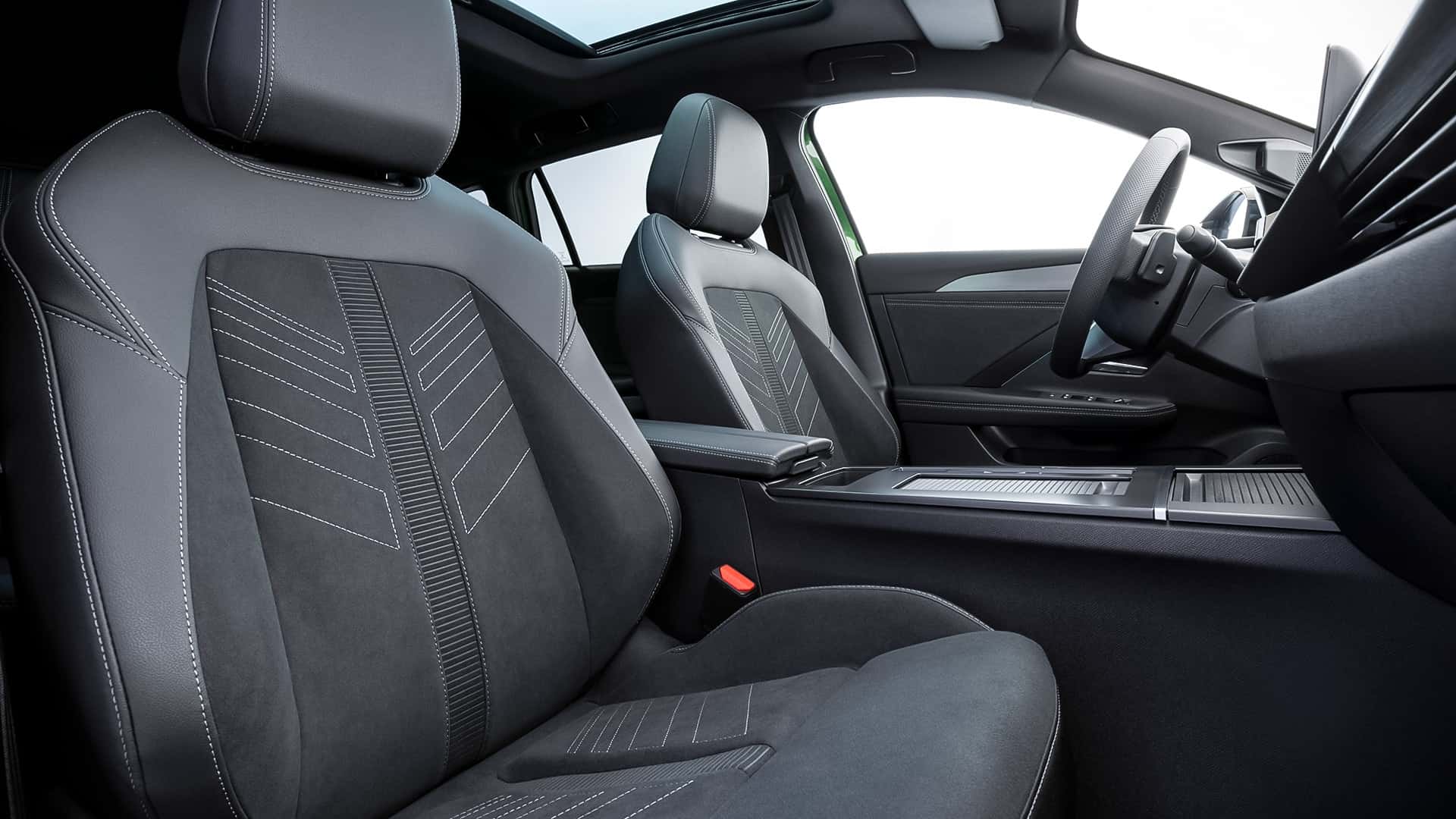 اپل آسترا 2026