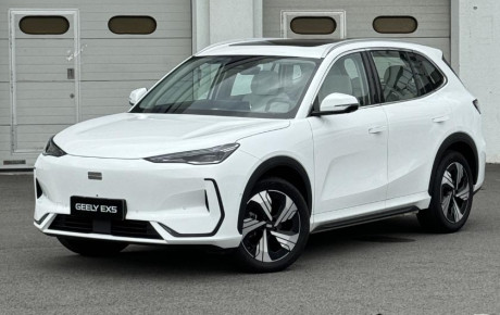 معرفی جیلی EX5 و فرمان‌ پذیری ۹۰ درجه چرخ‌ها