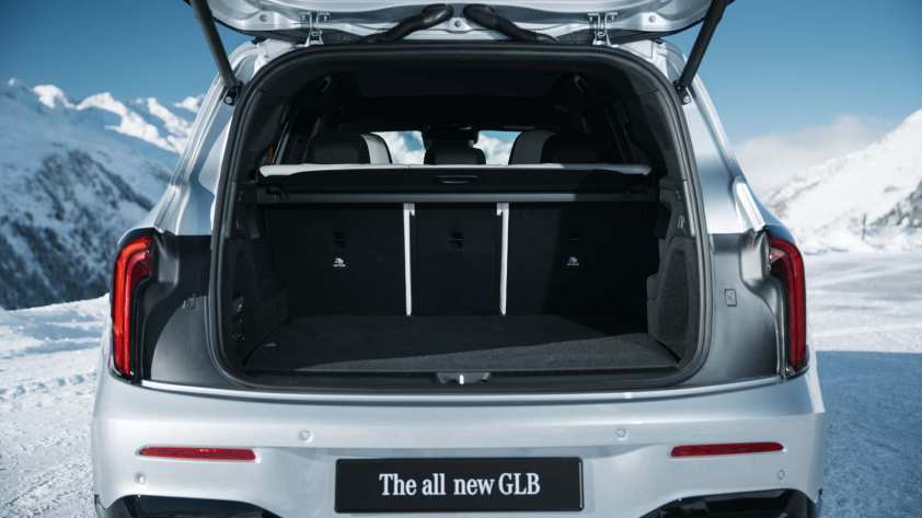 بنز GLB مدل 2026