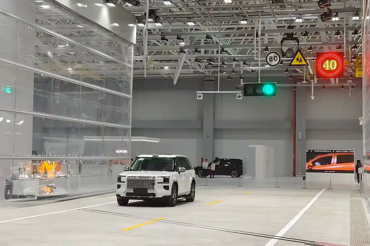 مرکز تست تصادف جیلی چین